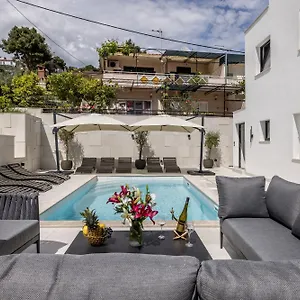 Apartment Sara, Trogir